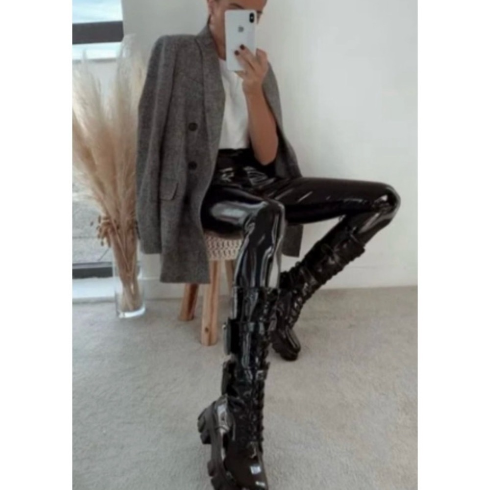 Commando High Waisted Faux Patent Leather Legging in Black M